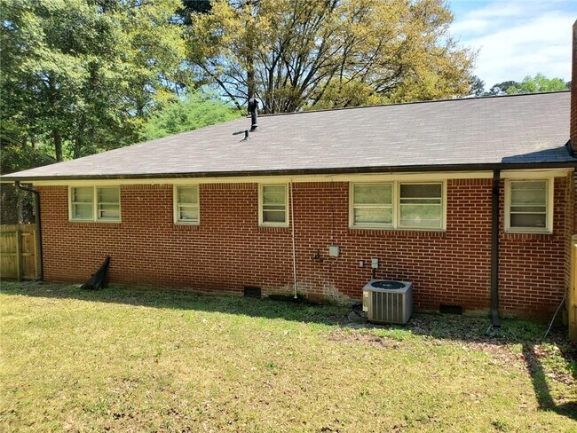 Building Photo - 448 Susan Creek Dr