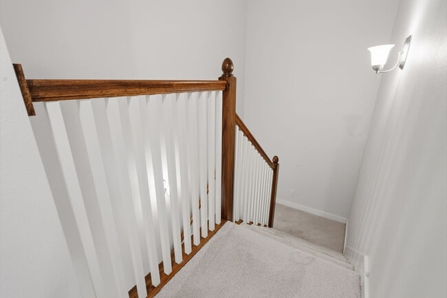 Building Photo - Stunner! This beautiful home features a spacious open floor plan with primary suite and private o...