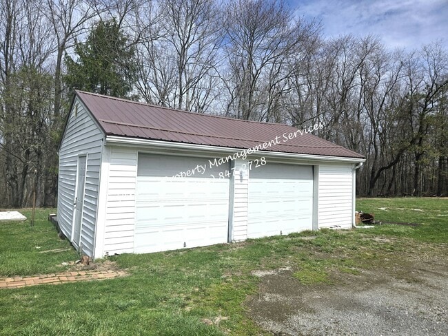 Building Photo - 1425 Barclay Hill Rd