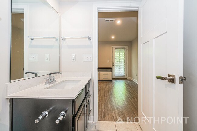 Building Photo - 934 Channing Park Cir