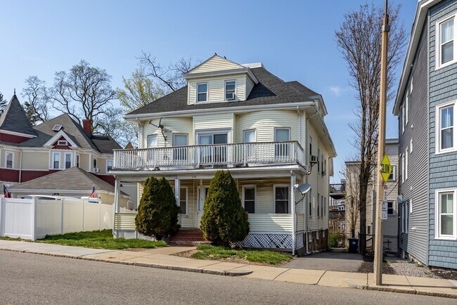 Building Photo - 327 Ashmont St