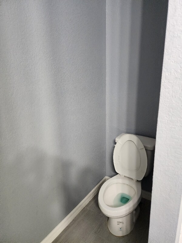 Building Photo - 202 Oak Ln Cir