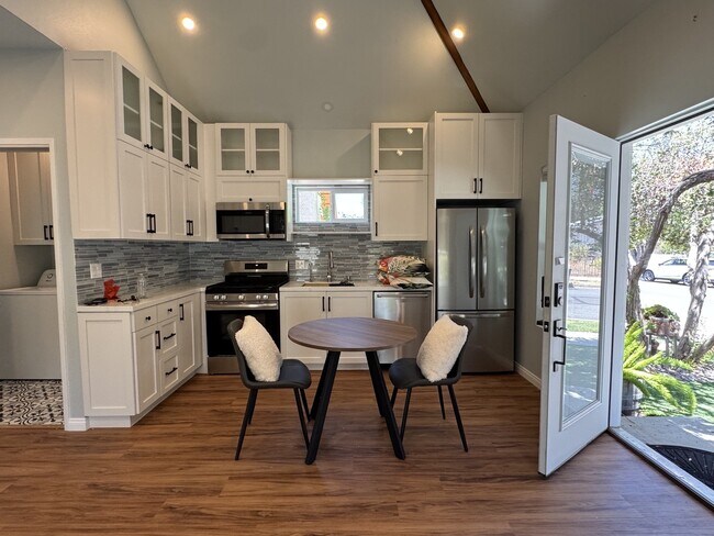 Building Photo - 6717 Rudnick Ave