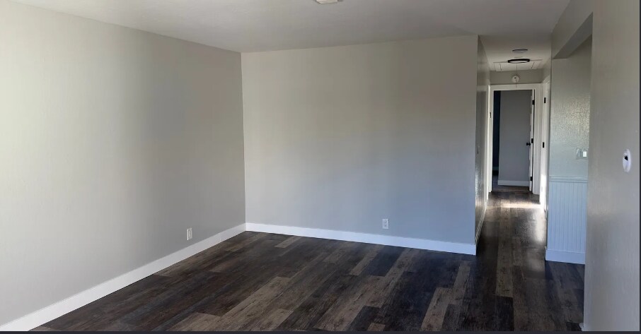 Building Photo - 3293 Roland Dr