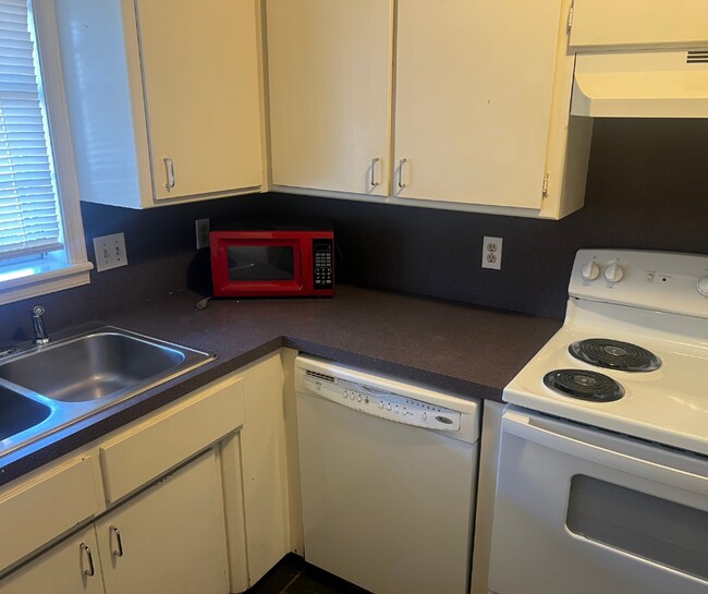 Building Photo - 2820 S O St