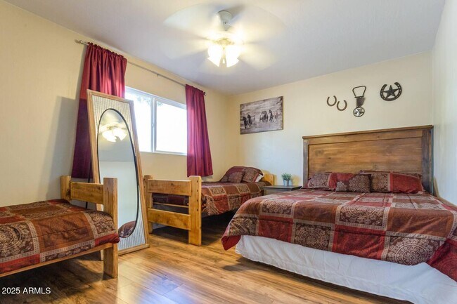 Building Photo - 8447 E Sheridan St