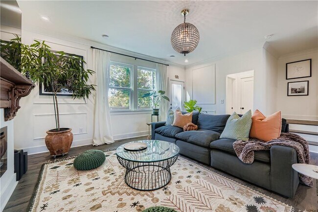 Building Photo - 568 Avondale Pk Cir