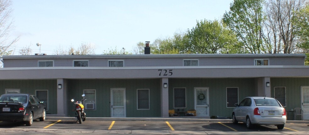 Primary Photo - 725 S Atherton St