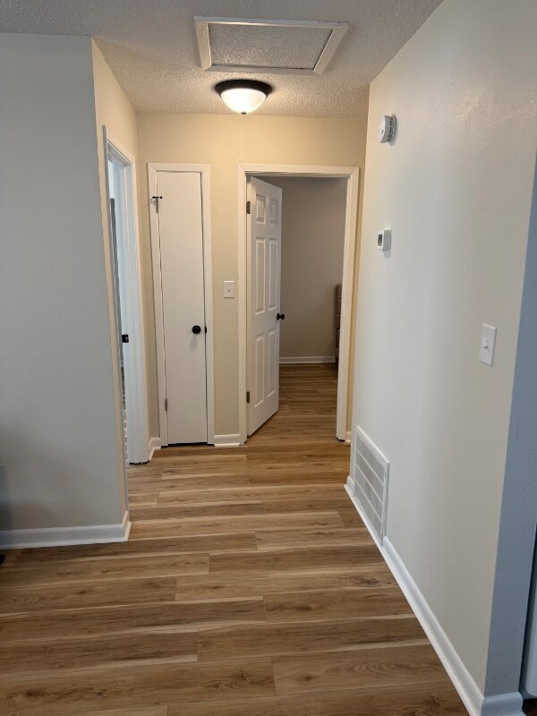 Building Photo - 706 Shady Ln Dr