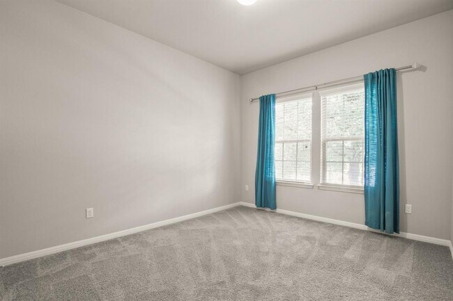 Building Photo - 440 Canadian Springs Dr