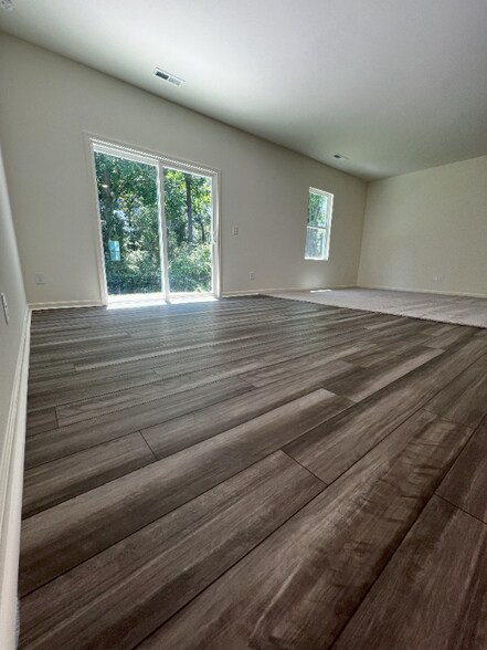 Building Photo - 107 S Keatts Winner Ct