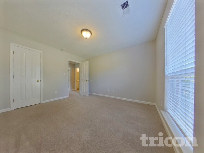 Building Photo - 300 Willow Forks Ct