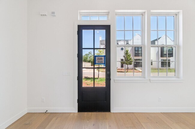 Building Photo - Minimalist Magic: 2-Bed Apartment Over Selah’s Creative District