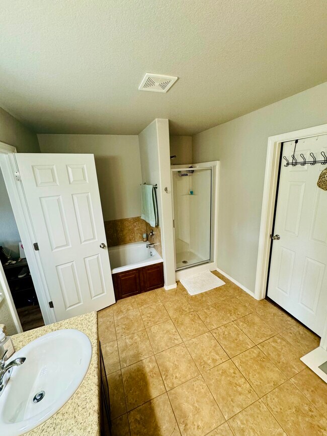 Building Photo - 2966 Springhill Ave
