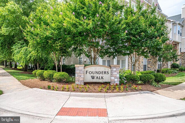 Building Photo - 5982 Founders Hill Ct