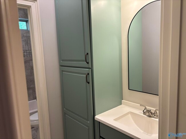 Building Photo - 317 Rosemont Rd SE