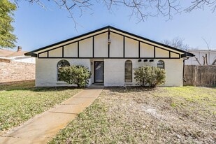 Building Photo - 3506 S Elm Dr