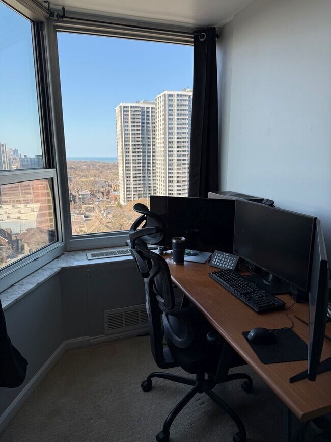 Building Photo - 720 W Gordon Terrace