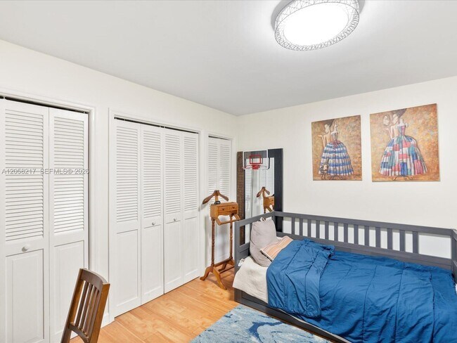 Building Photo - 18071 Biscayne Blvd