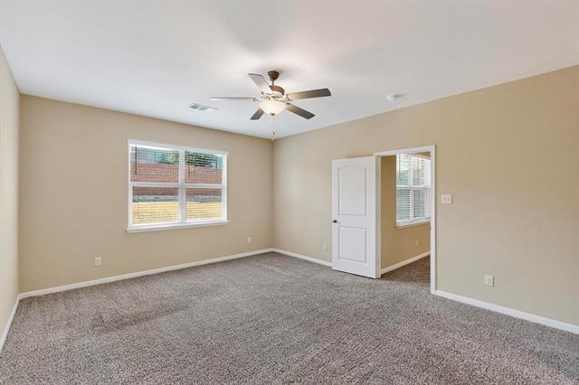 Building Photo - 1903 Dahlia Way