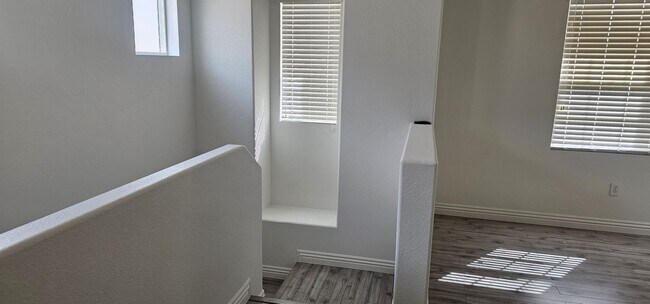 Building Photo - Beautiful 2 bedroom home for rent