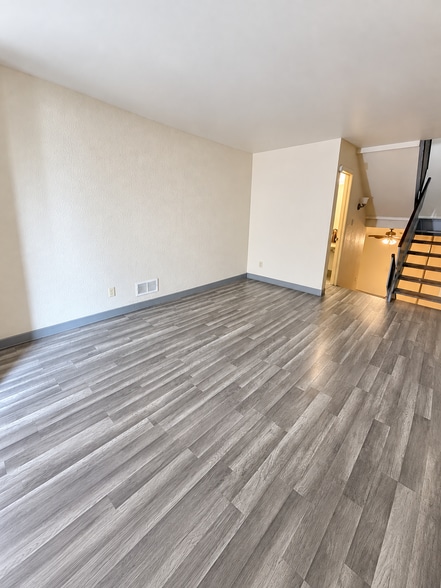 Building Photo - 8842 N 95th St