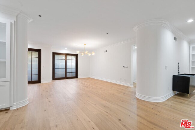 Building Photo - 850 Croft Ave