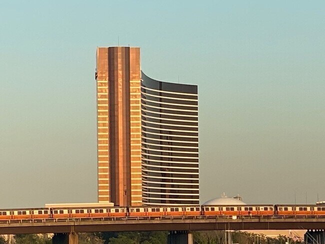Building Photo - 12 9th St