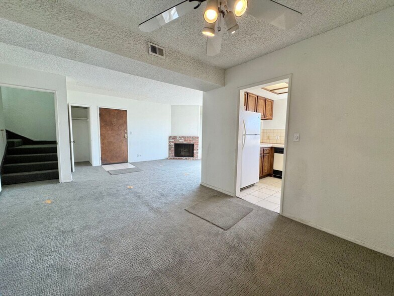 Building Photo - 1444 Centinela Ave