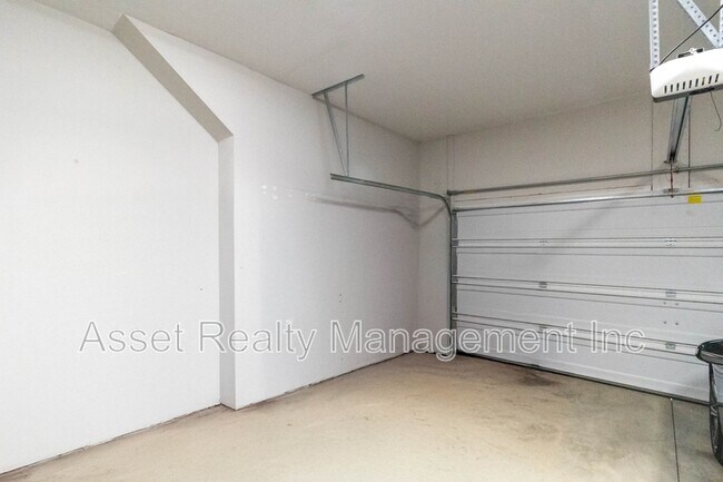 Building Photo - 1416 Madison Oaks Rd