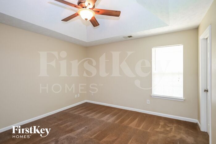 Building Photo - 521 Stoney Creek Rd