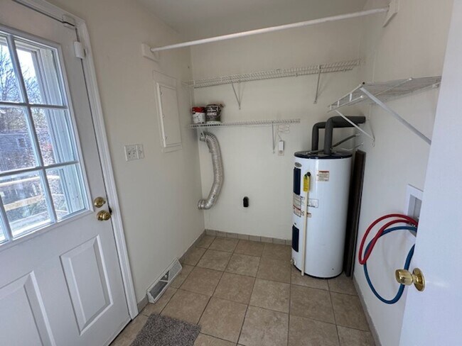 Building Photo - 5401 Bellmeadows Rd