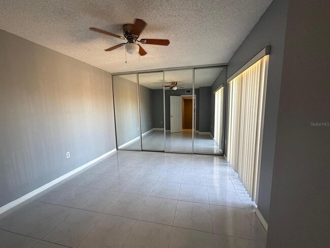 Building Photo - 5276 Middle Ct