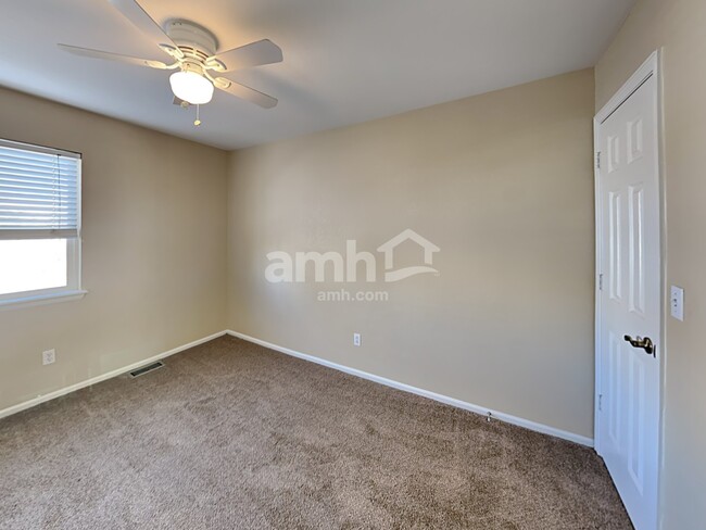 Building Photo - 4892 Waldenwood Dr