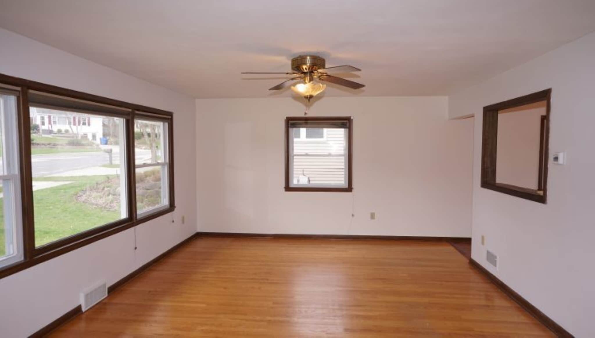 Building Photo - 6420 Lakeview Blvd