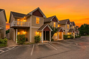 Building Photo - 107 Trescott Ln