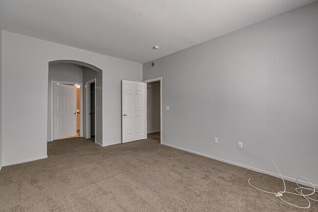 Building Photo - 1300 S Arlington St