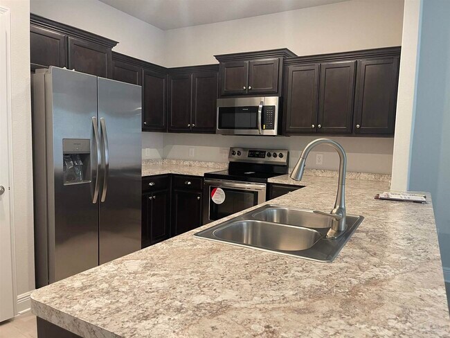 Building Photo - 395 Hilburn Ln