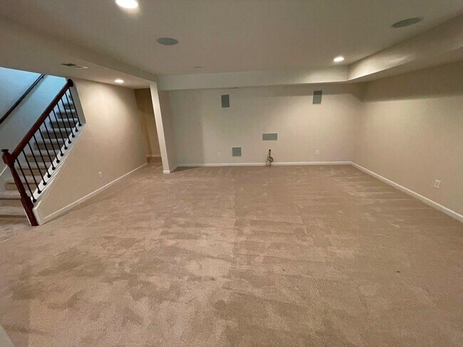 Building Photo - 510 Stonebrook Farms Dr