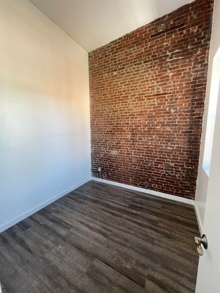 Building Photo - 139 Newark Ave