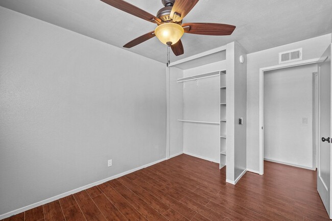 Building Photo - Beautiful Townhome in Mission Viejo