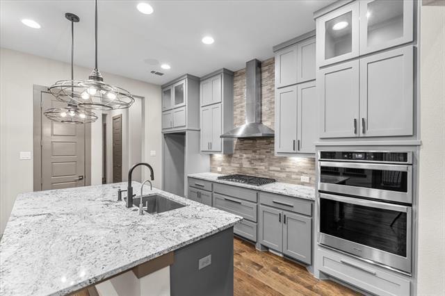 Building Photo - 7112 Royal View Dr