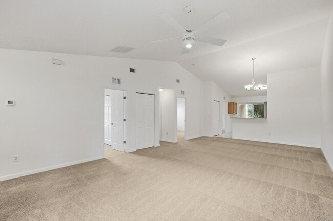 Building Photo - Quiet Cul De Sac location