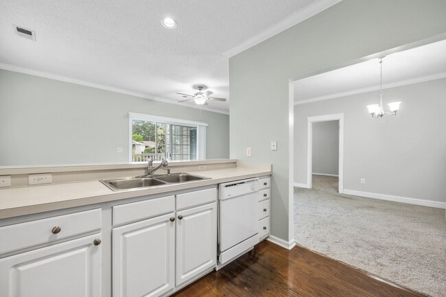 Building Photo - 6307 Sweetwater Blvd