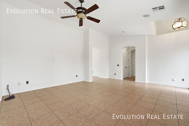 Building Photo - 3287 S Cottonwood Dr