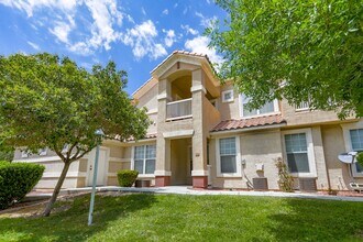 Building Photo - 3 Bedroom First Floor Condo Convenient To Nellis AFB