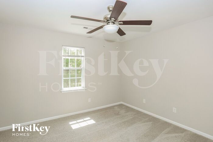 Building Photo - 8827 Twisted Pine Dr