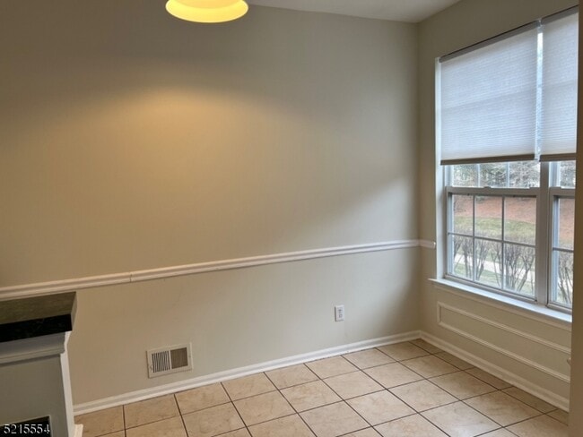 Building Photo - 8 Worthington Terrace