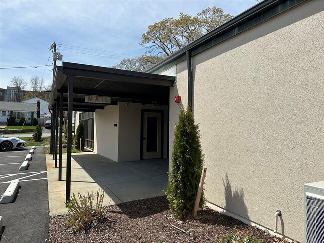 Building Photo - 20 Marblehead Ave