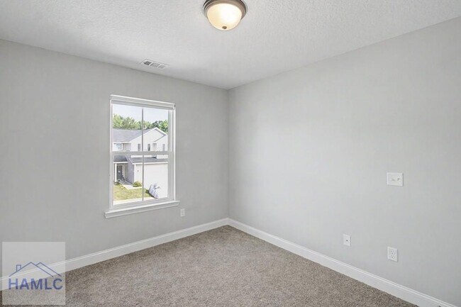 Building Photo - 547 Fairview Cir